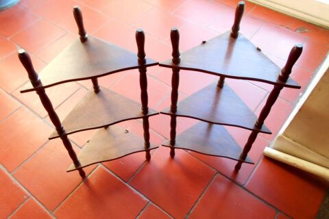 Petite �tag�re en bois (l'unit�) 15 Monflanquin (47)