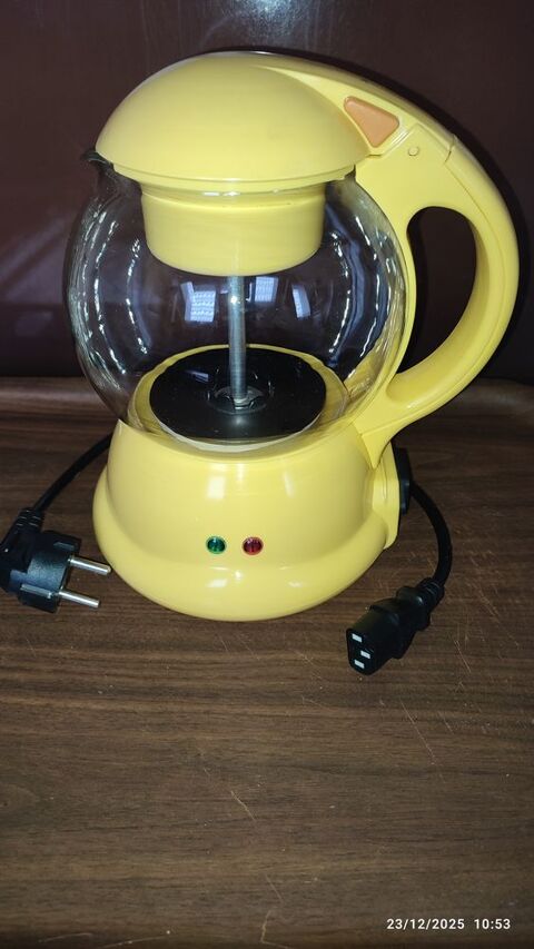 théière électrique jaune. 15 Cugnaux (31)