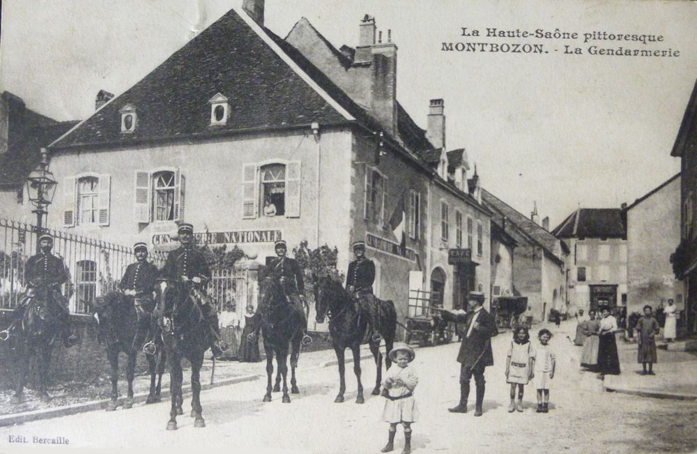 2 CPA GENDARMERIE MONTBOZON(70) 