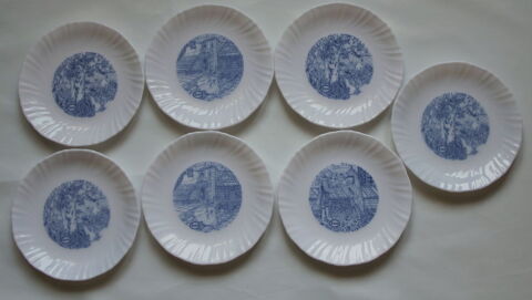 Assiettes à dessert publicitaires Contes de fée ESSO Arcopal 5 Issy-les-Moulineaux (92)