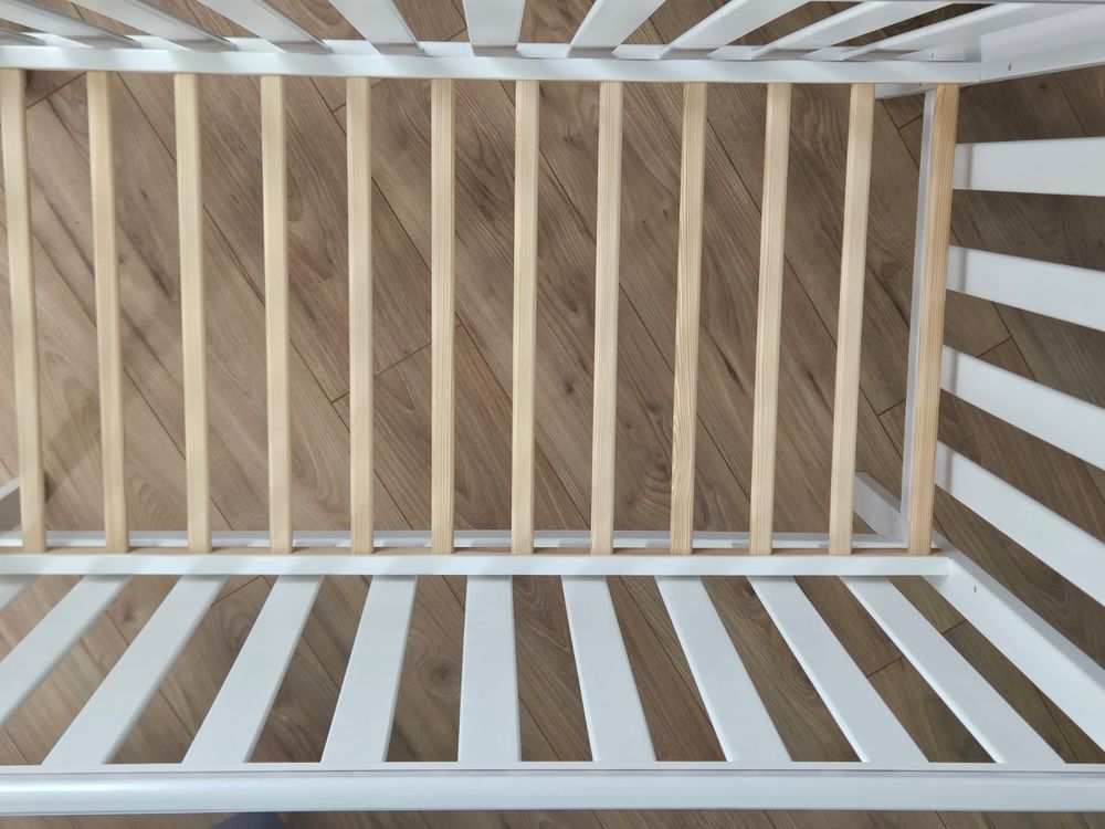 Lit b&eacute;b&eacute; blanc en bois Mobilier enfants