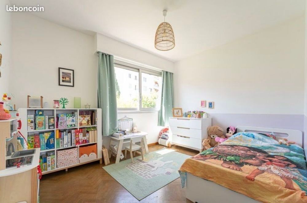 Vente Appartement Apt 4 chambres lumineux résidence standing calme garage double Marseille 8