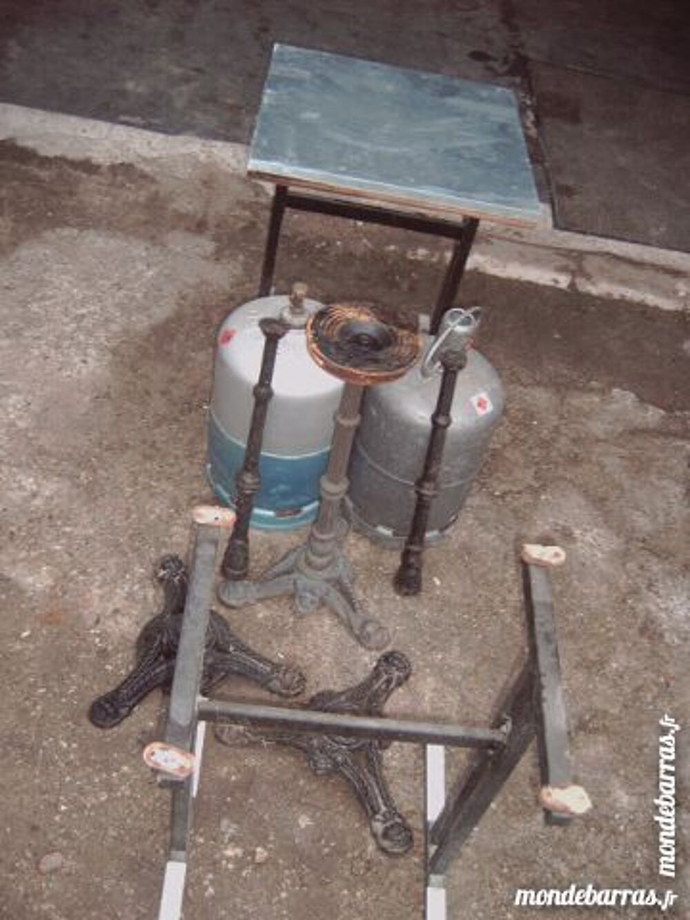 1 bouteilles gaz pied table etc Bricolage