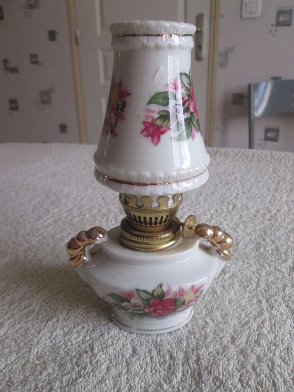 Ancienne lampe &agrave; huile en c&eacute;ramique Décoration