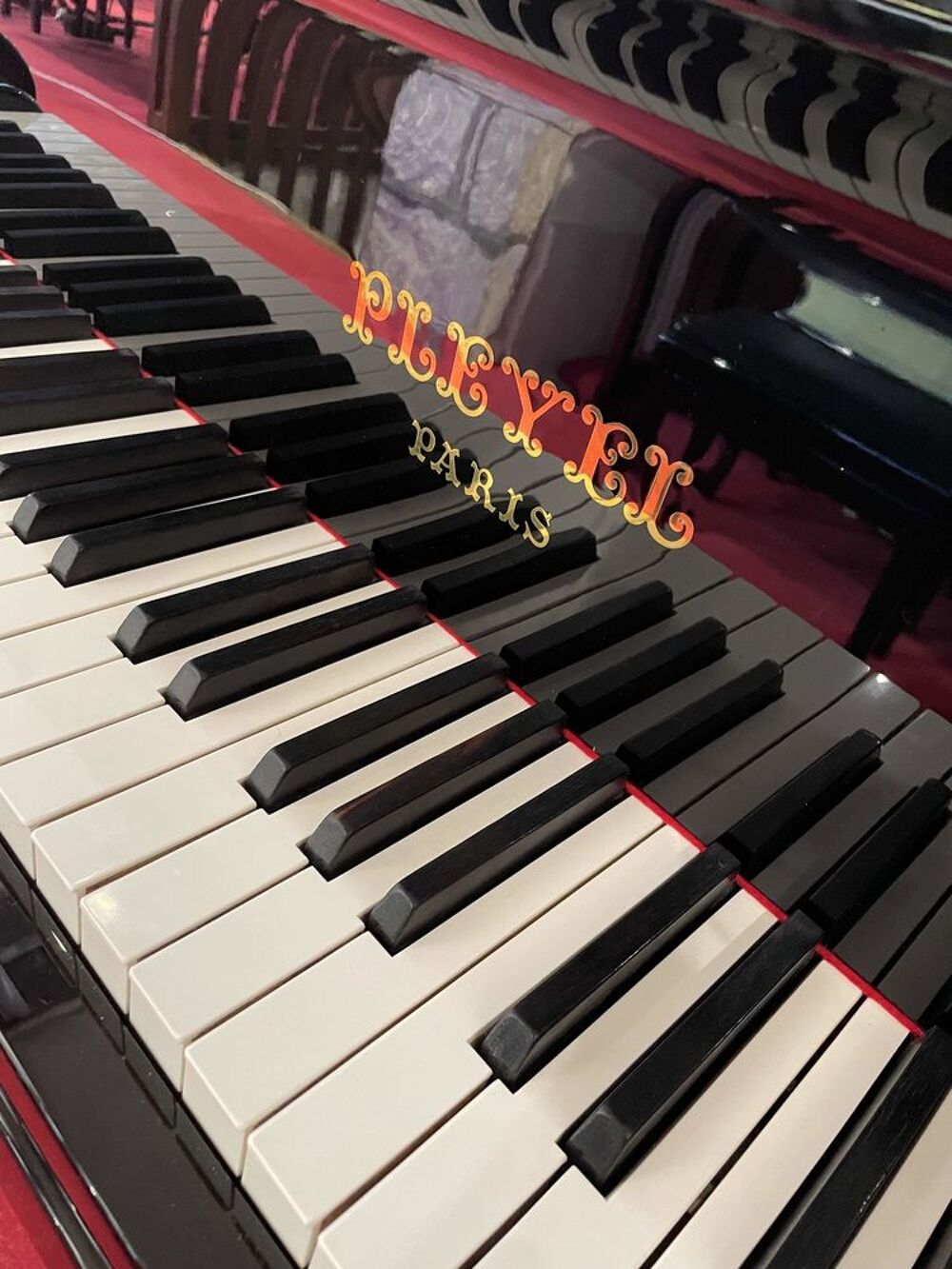 Piano &agrave; queue rare Pleyel 204 silent noir laqu&eacute; Instruments de musique