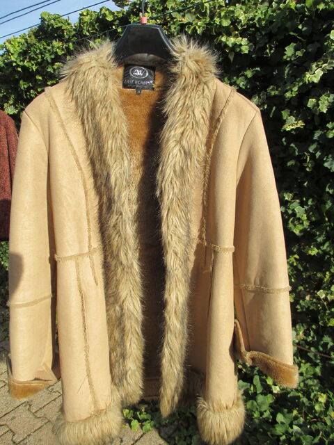 manteau beige fausse fourrure 5 Le Creusot (71)