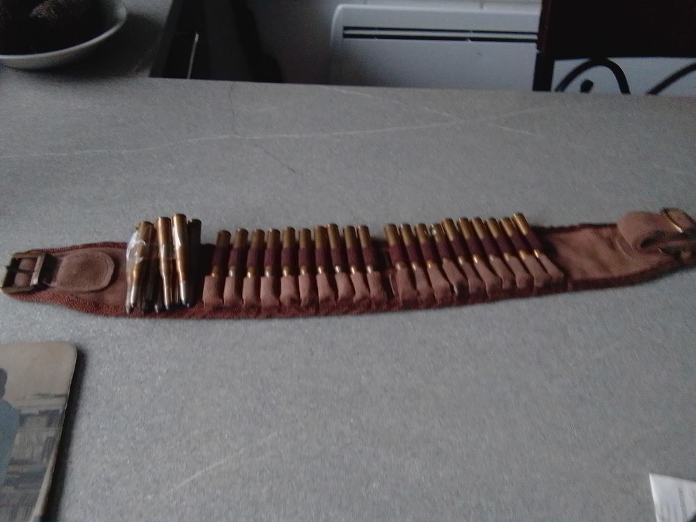 Lot de cartouches et balles pour carabine ET DIVERS CHASSE Sports