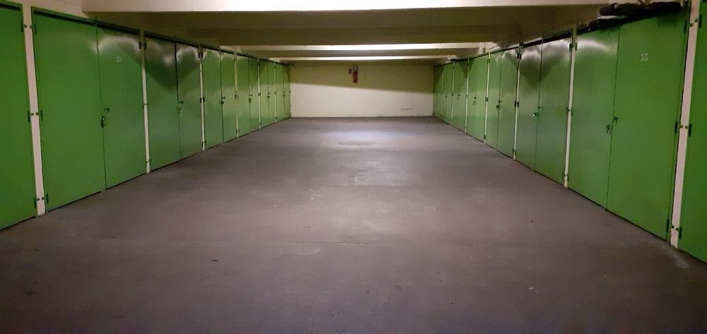 Location Parking/Garage Box fermé pour voiture et ou moto Paris 20