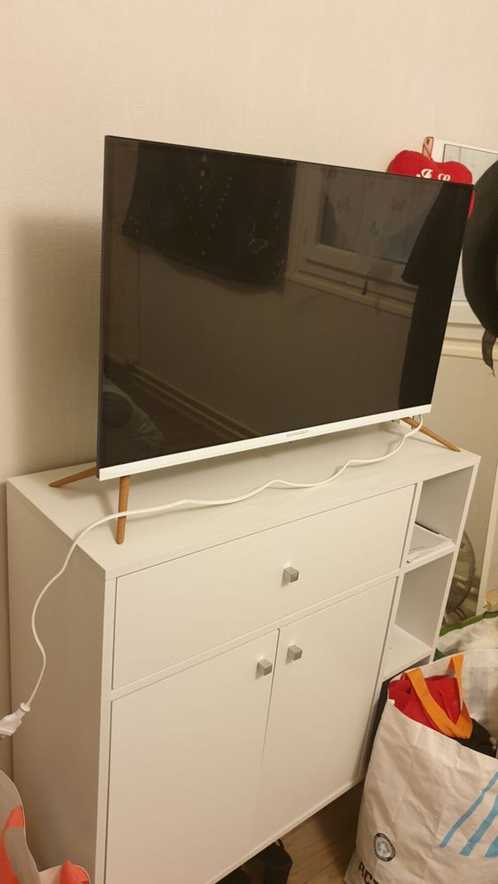 Smart tv schneider 81 cm etat neuve Photos/Video/TV