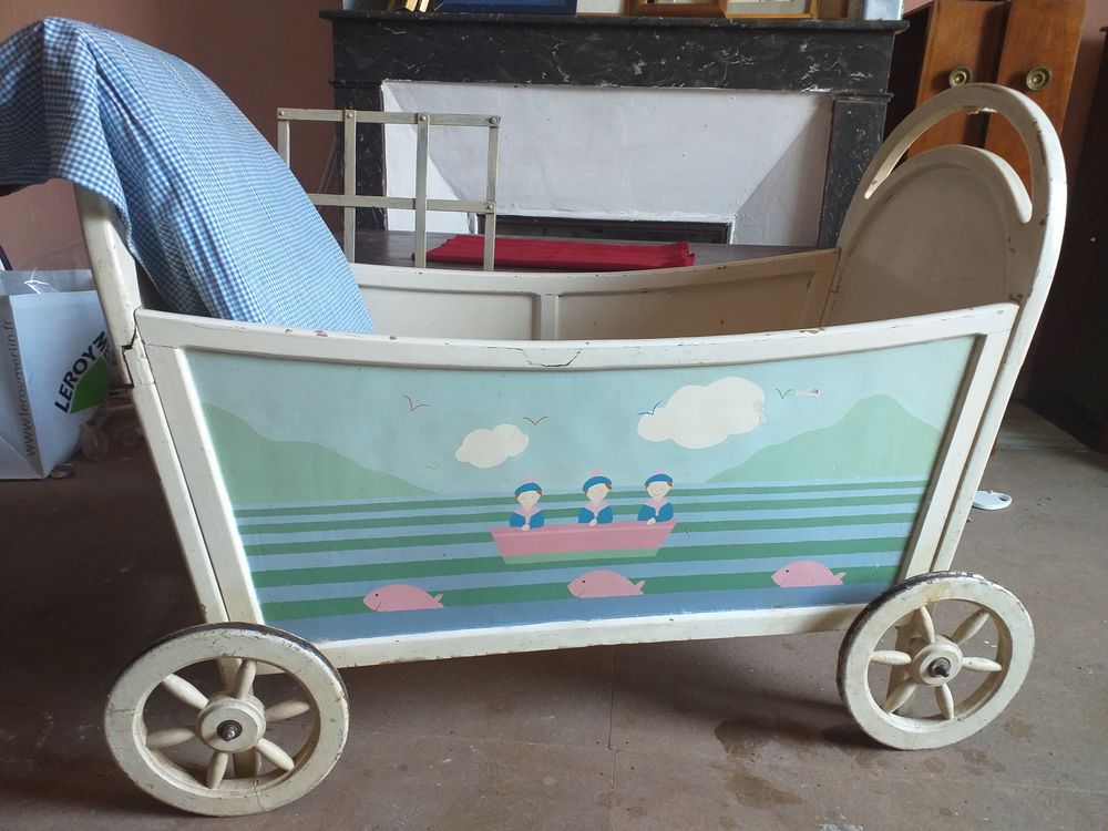 ancien lit enfant ou b&eacute;b&eacute;
Mobilier enfants