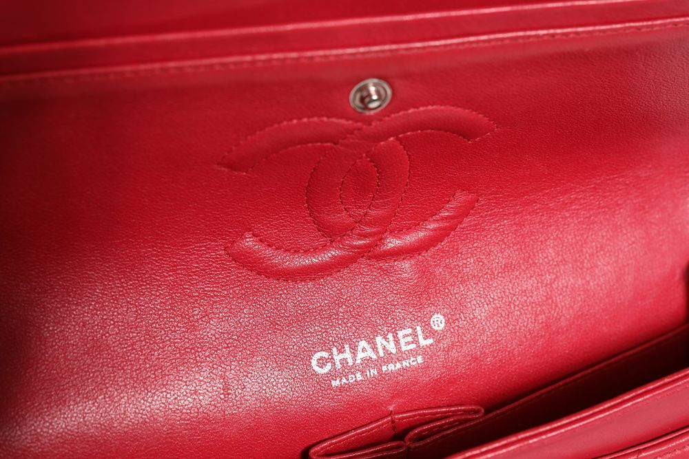 Chanel Sac &agrave; rabat classique 25 taille moyenne Maroquinerie