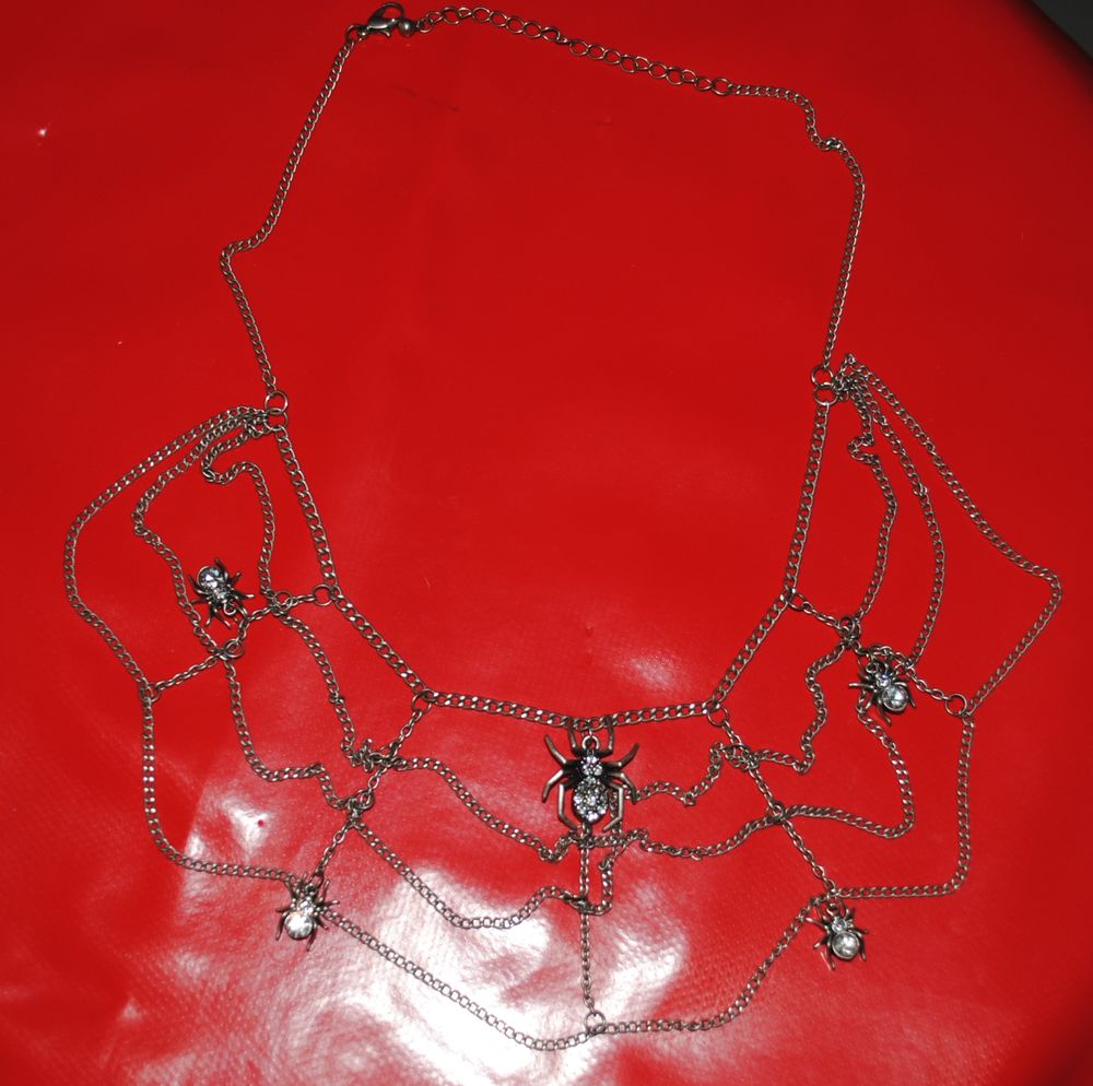 Superbe pendentif gothique neuf/Barcelone Bijoux et montres