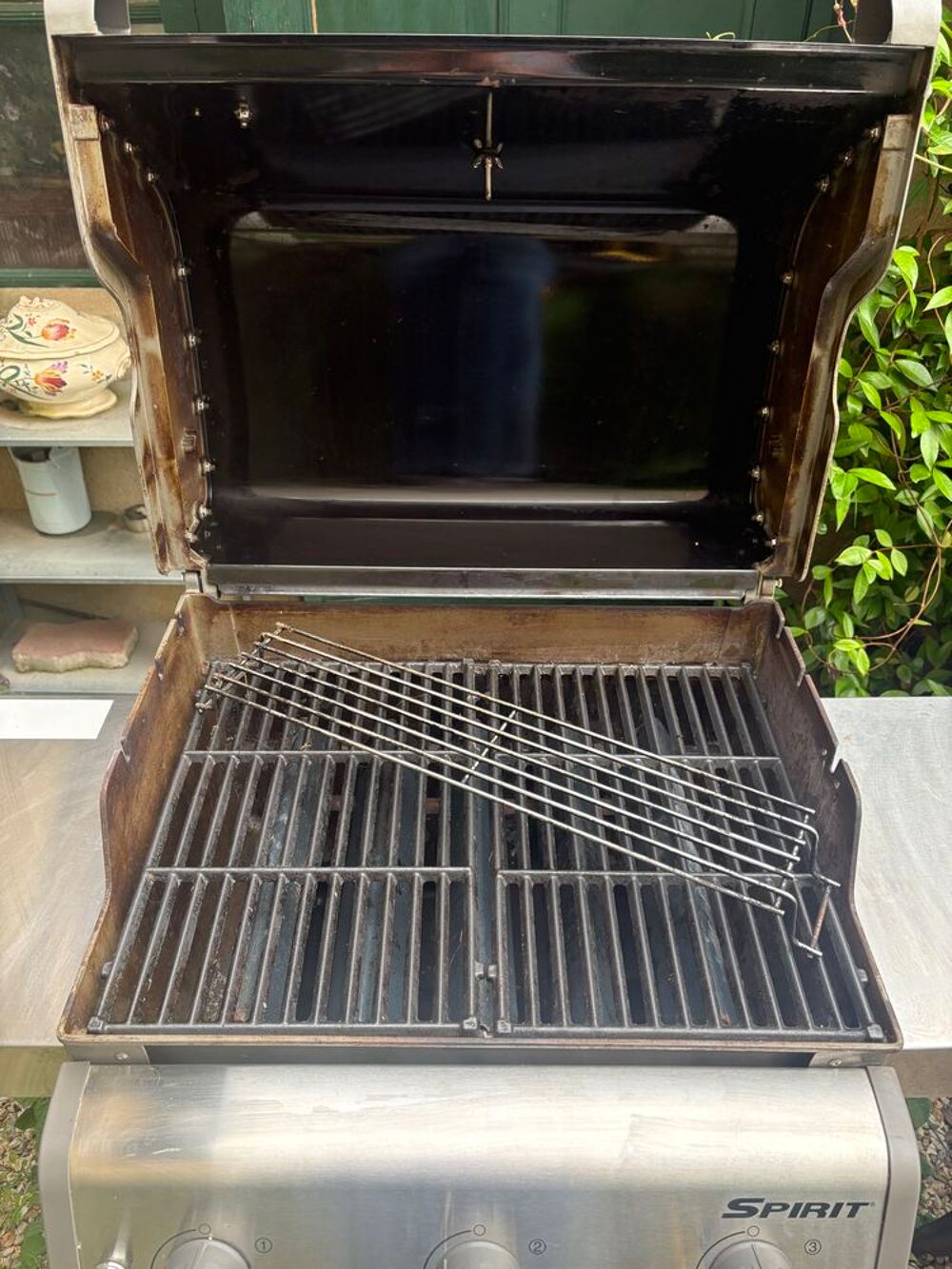 Barbecue &agrave; gaz Weber Jardin