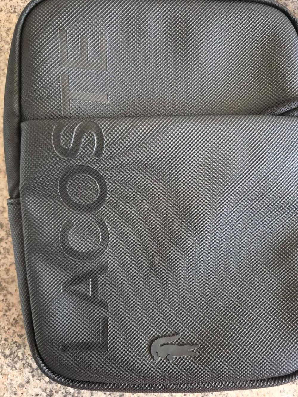 pochette Lacoste Maroquinerie
