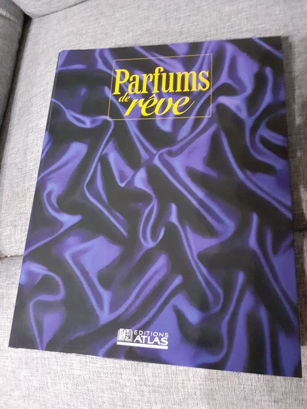 collection de miniatures de parfums 