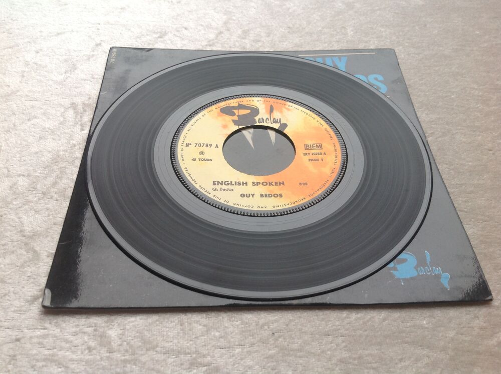 GUY BEDOS ENGLISH SPOKEN Envoi Possible
CD et vinyles