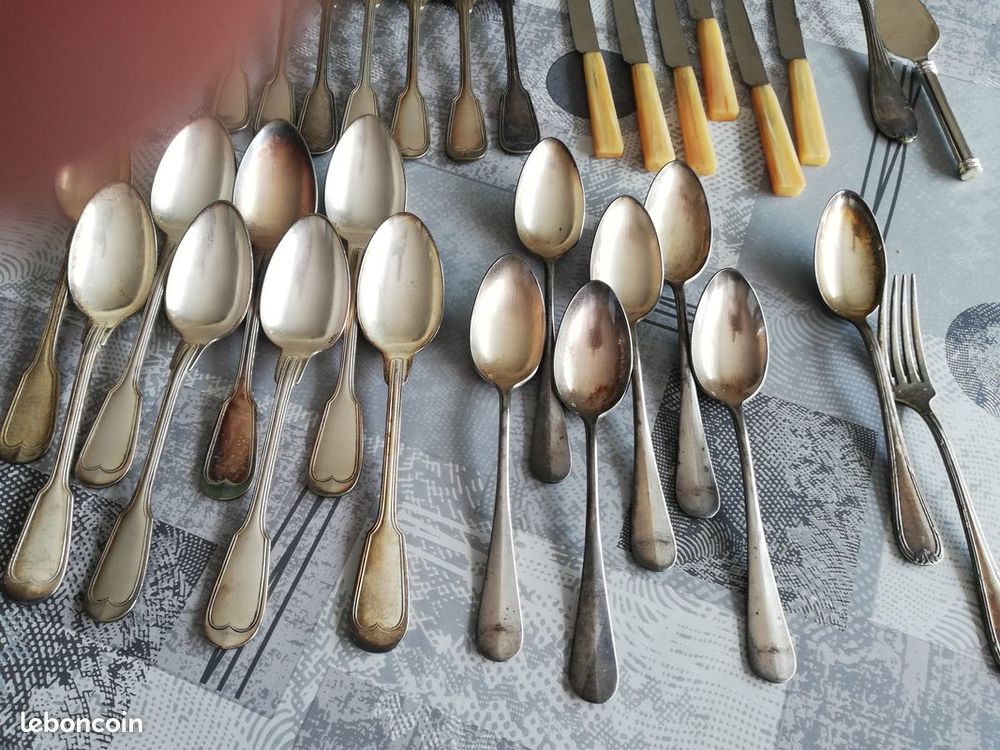 LOT COUVERTS METAL ARGENTE 43 pi&egrave;ces Cuisine