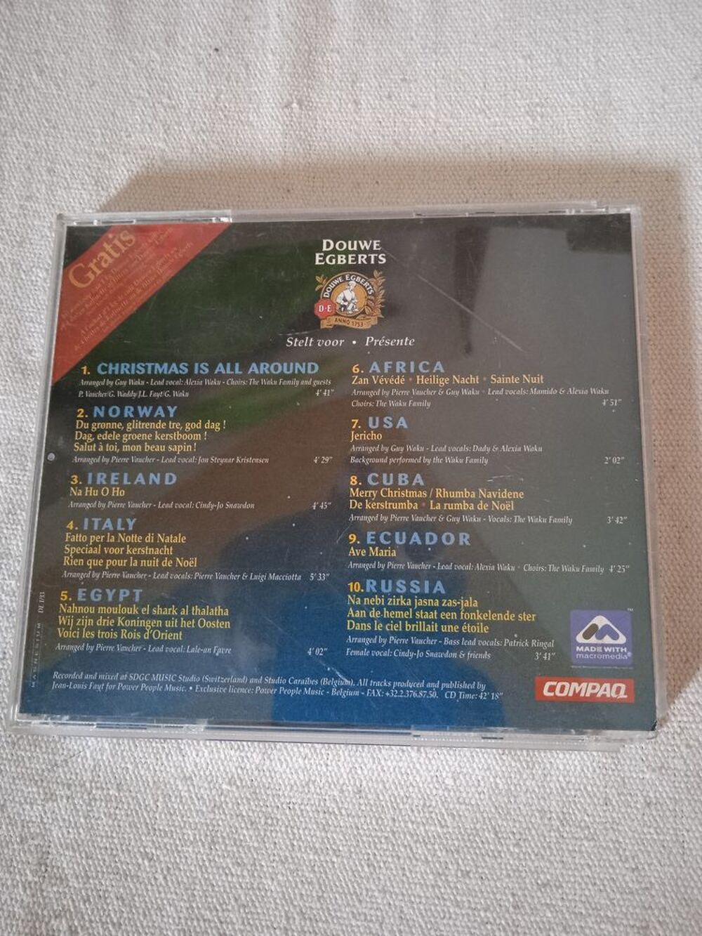 CD Douwe Egberts
Presents Christmas around the world
1997 CD et vinyles