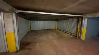  Parking / Garage à louer 25 m²