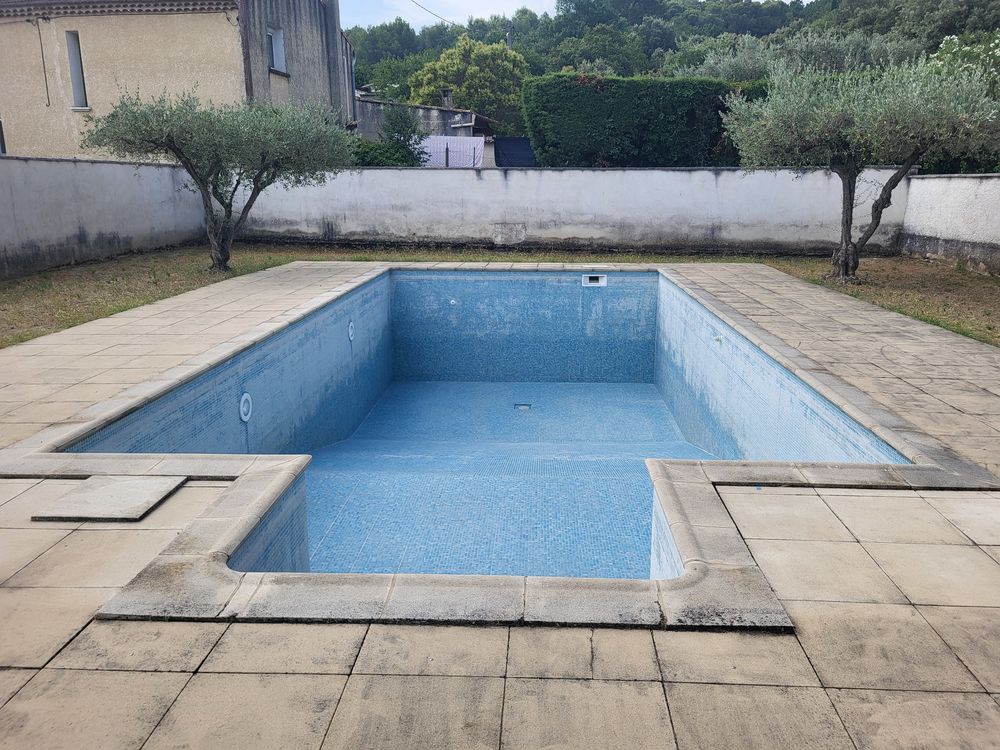 Vente Villa Villa d'archi. 164 m² avec piscine, sur 1 265 m² de terrain. Bollène