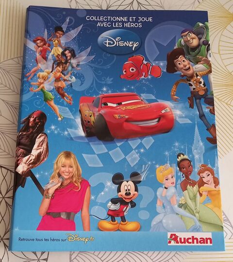 LIVRE COLLECTION PERSONNAGES DE DYSNEY 15 Nogent-sur-Marne (94)