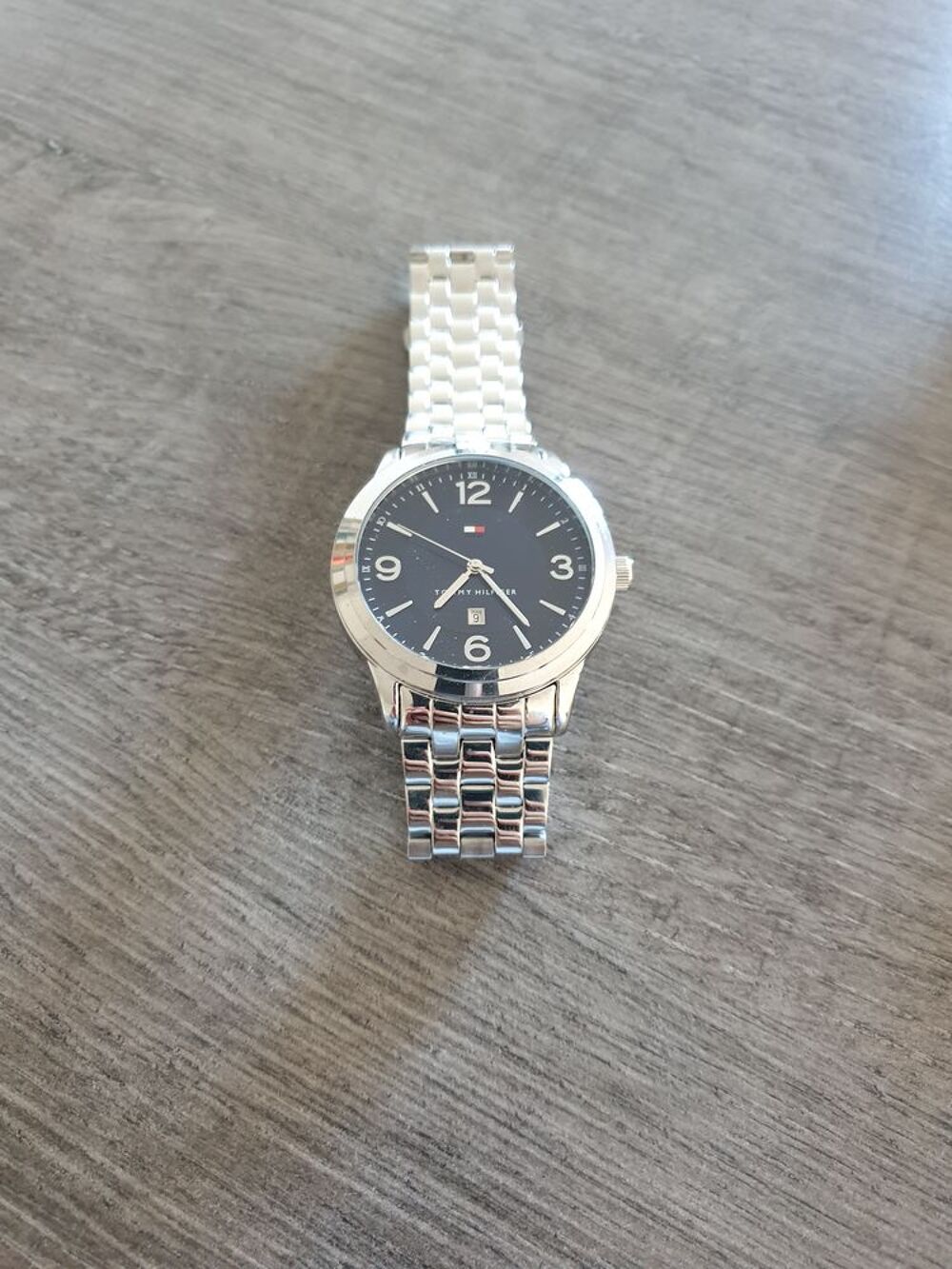 Montre tommy hilfiger 
Bijoux et montres