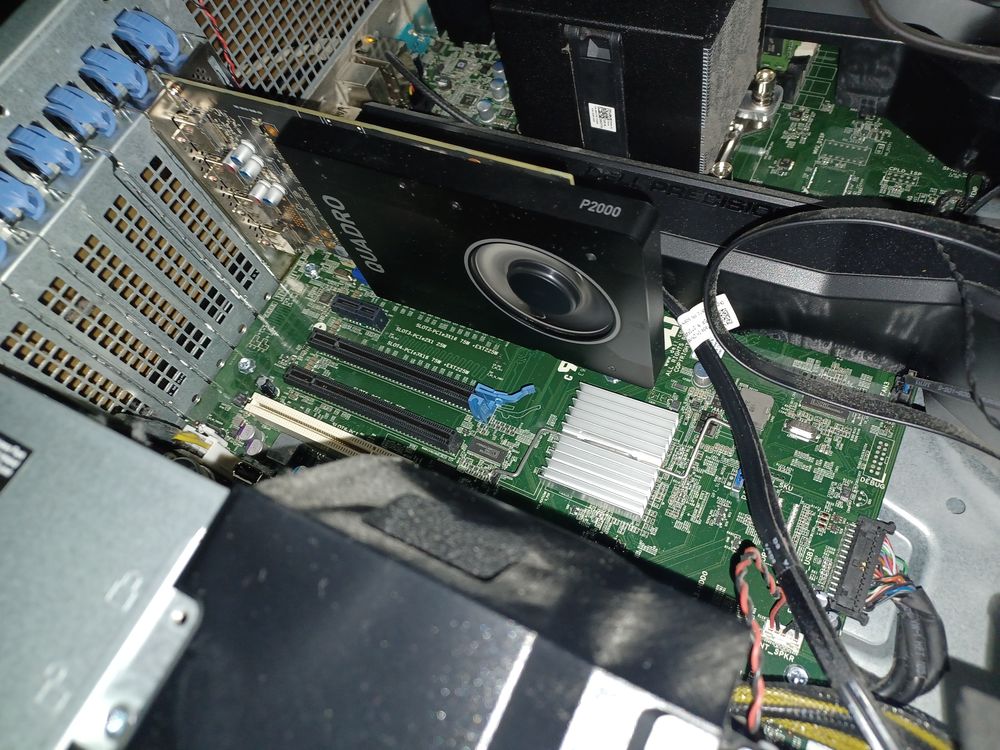 Dell Precision T3610 Gamer/CAO Matériel informatique