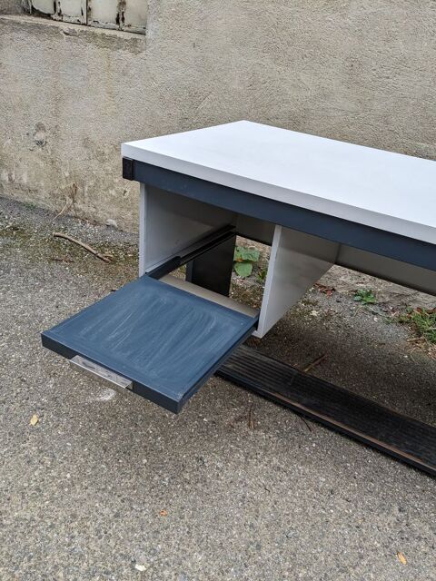 bureau+Blanc 45 Alboussière (07)