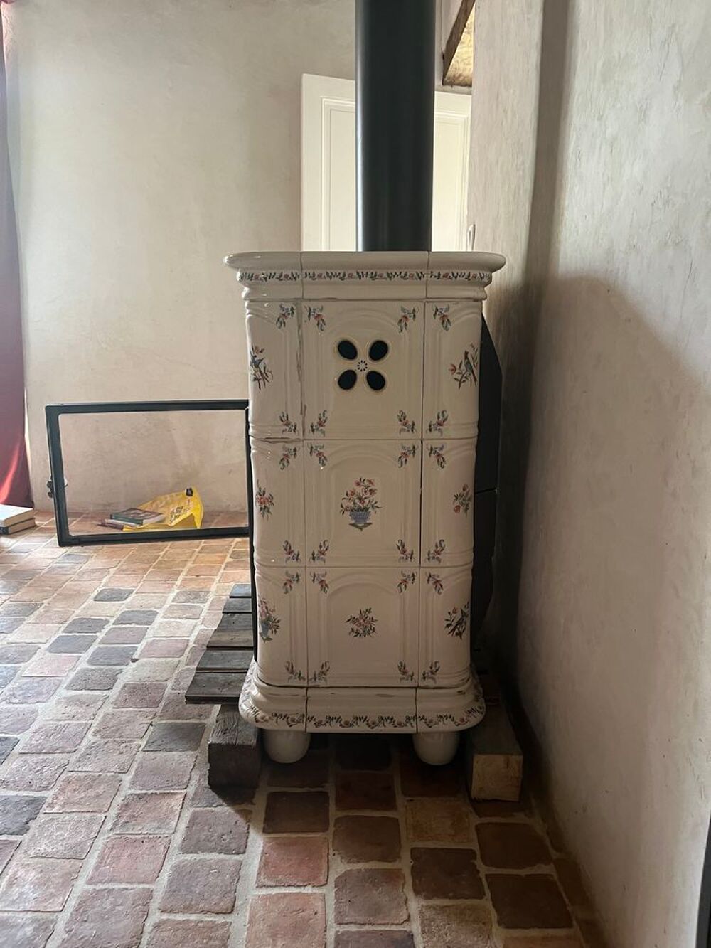 POELE A BOIS GODIN FAIENCE LAITONNE Meubles
