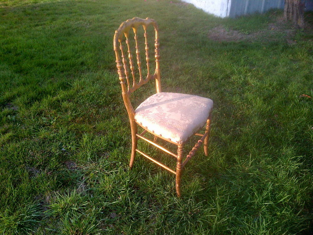LOT DE 2 CHAISES ANCIENNES Meubles