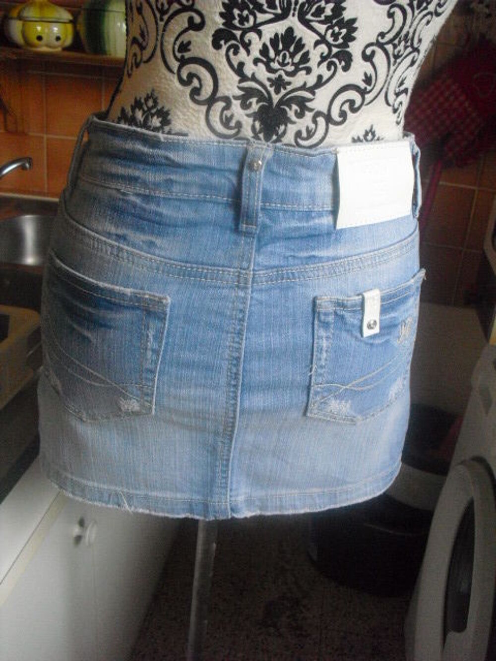 JUPE EN JEAN effet d&eacute;lav&eacute; motifs mode us&eacute;s NEUVE MISS SOFTY Vêtements