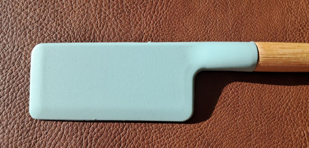 Spatule en Siliconen Ernesto avec manche en bambou bleu Cuisine