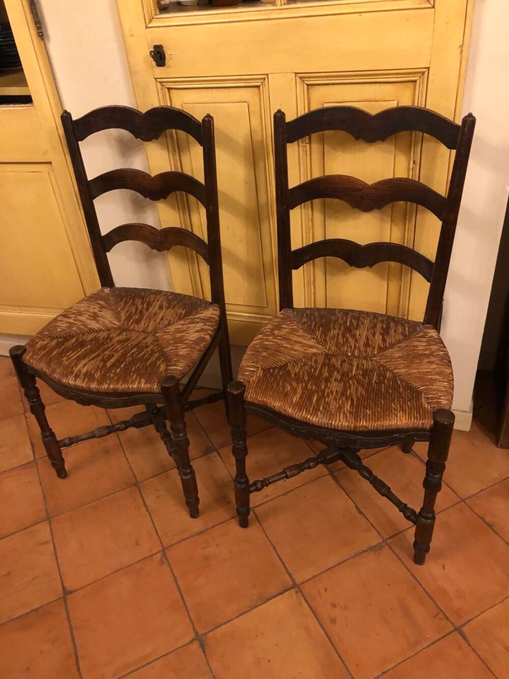 Table ovale ancienne en noyer + 6 chaises Meubles