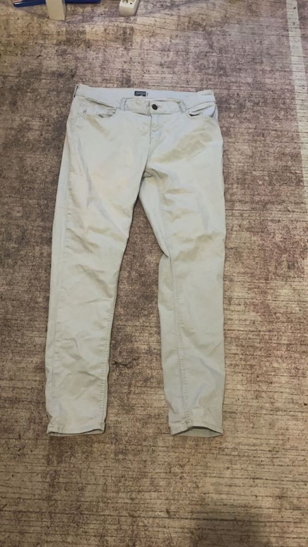 Je un pantalon pour femme de taille 44 neuf Vêtements