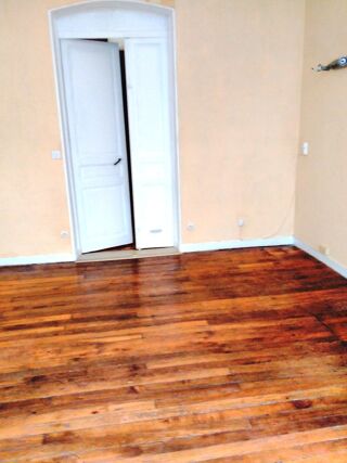  Atelier à louer 3 pièces 55 m² Angoulême