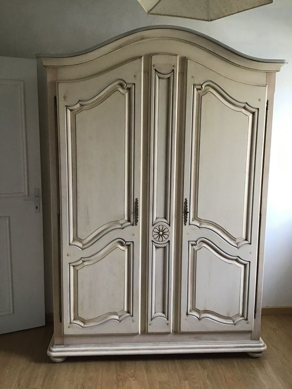 ARMOIRE 3 &eacute;tag&egrave;res blanche Meubles