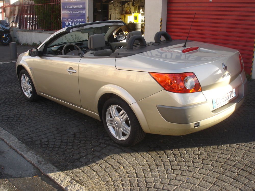 M&eacute;gane II CC M&eacute;gane CC 1.9 dCi 120 Luxe Privil&egrave;ge 2004 occasion 78800 Houilles