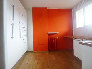  Appartement à louer 6 pièces 117 m²