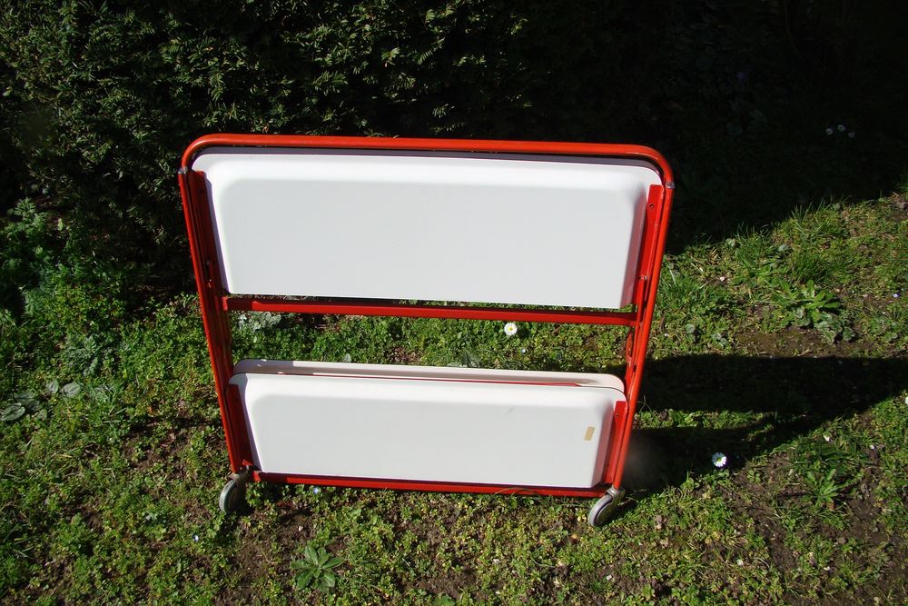 Desserte / Table pliante &agrave; roulettes vintage ann&eacute;es 1970 Meubles