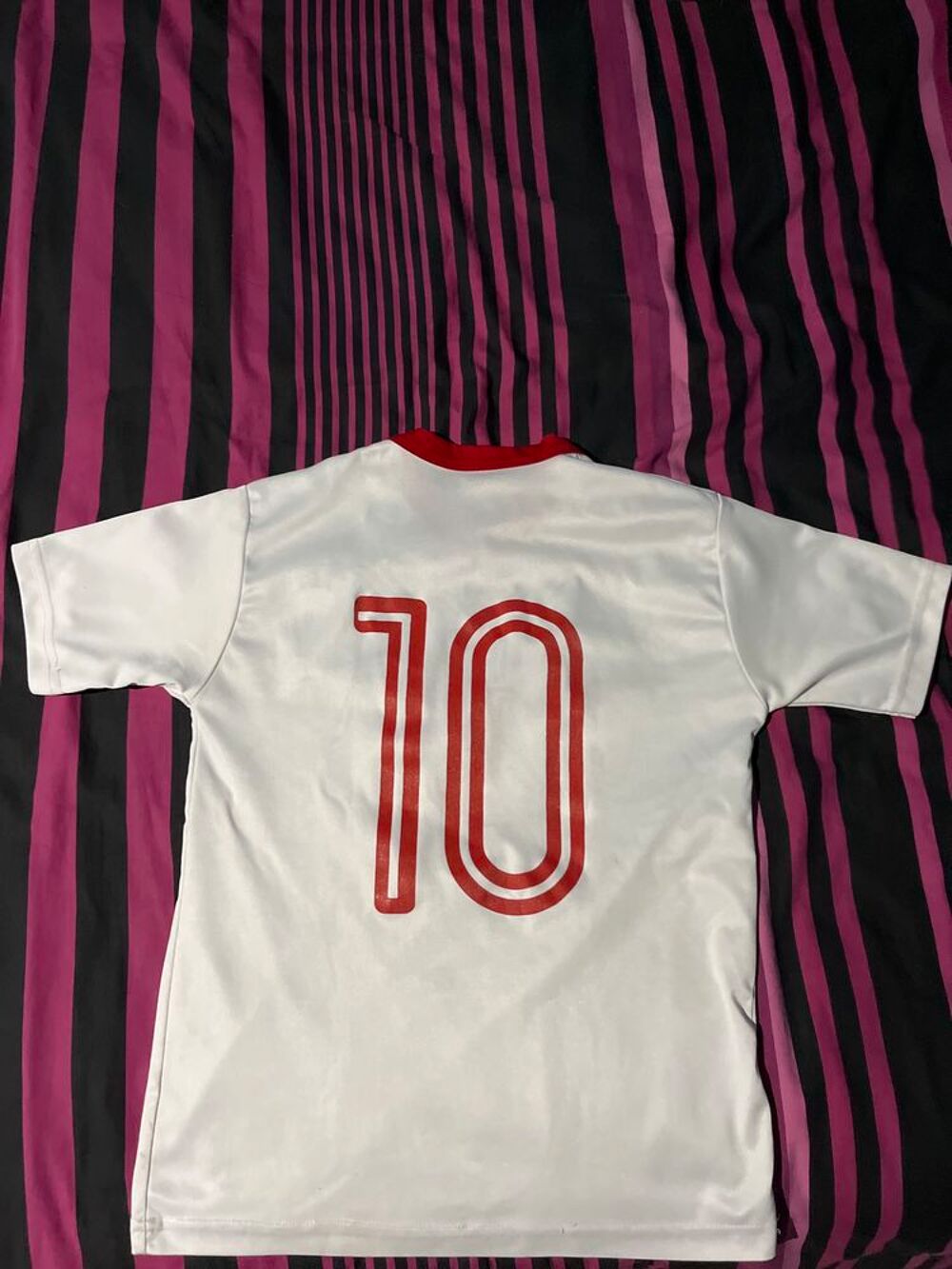 Maillot de la Tunisie blanc numero 10 taille enfant en bonne &eacute;tat Vêtements enfants