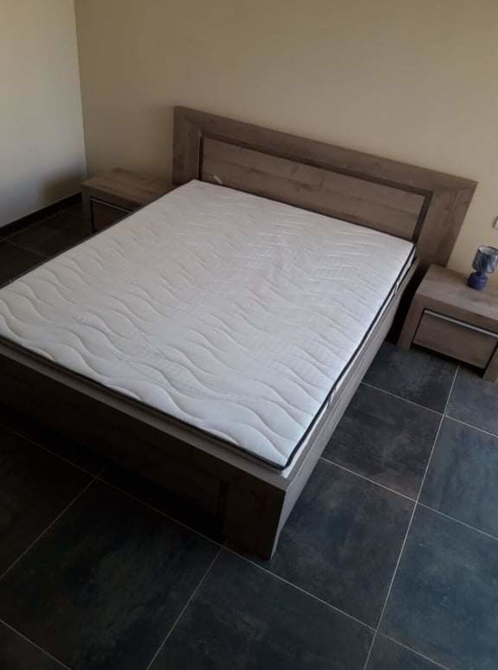 Chambre &agrave; couch&eacute;e compl&egrave;te Meubles