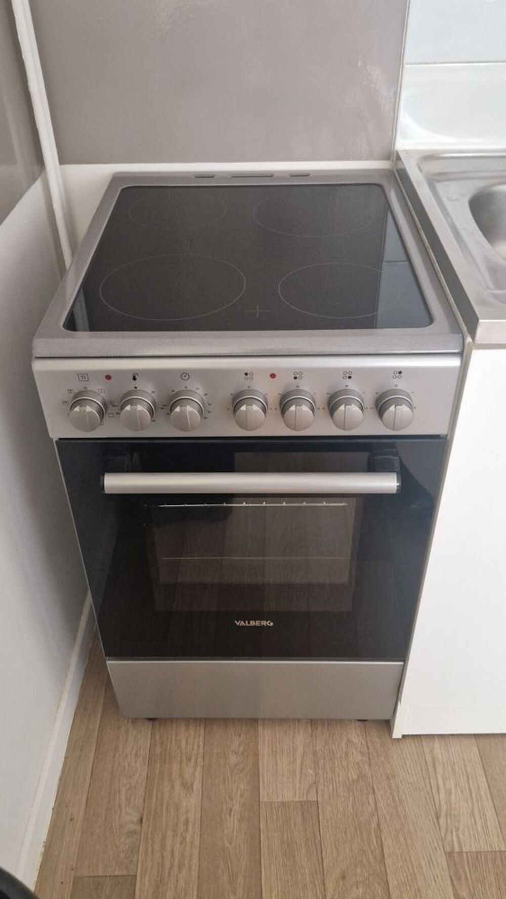 Cuisini&egrave;re Vitroc&eacute;ramique Electroménager