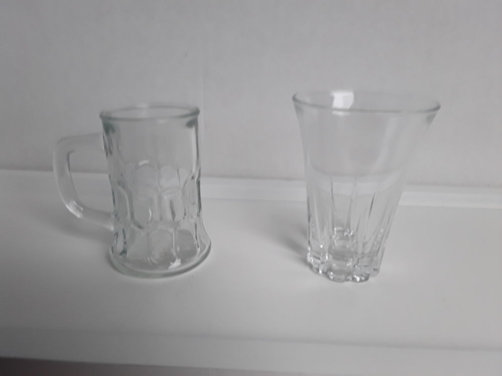 
1 Lot 1 Mini chopes de bi&egrave;re vintage Reims avec 1 petit 