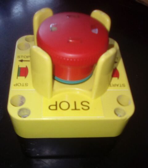 bouton stop / marche 15 Beauchamp (95)