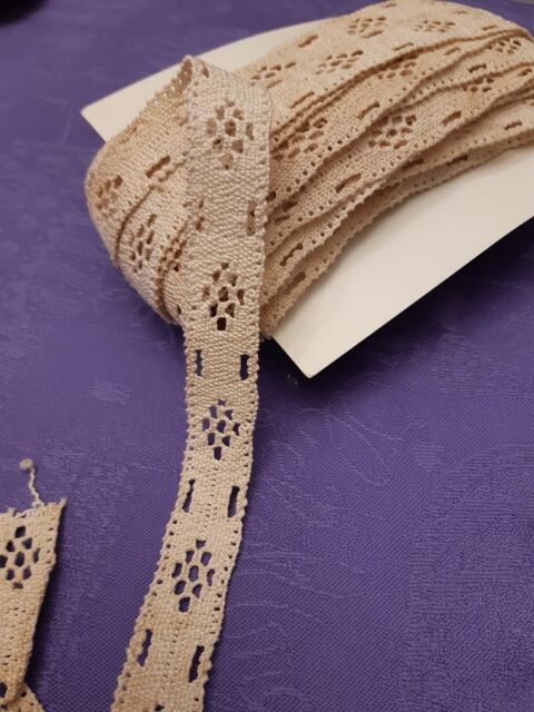 dentelle 18m 48 Brignais (69)