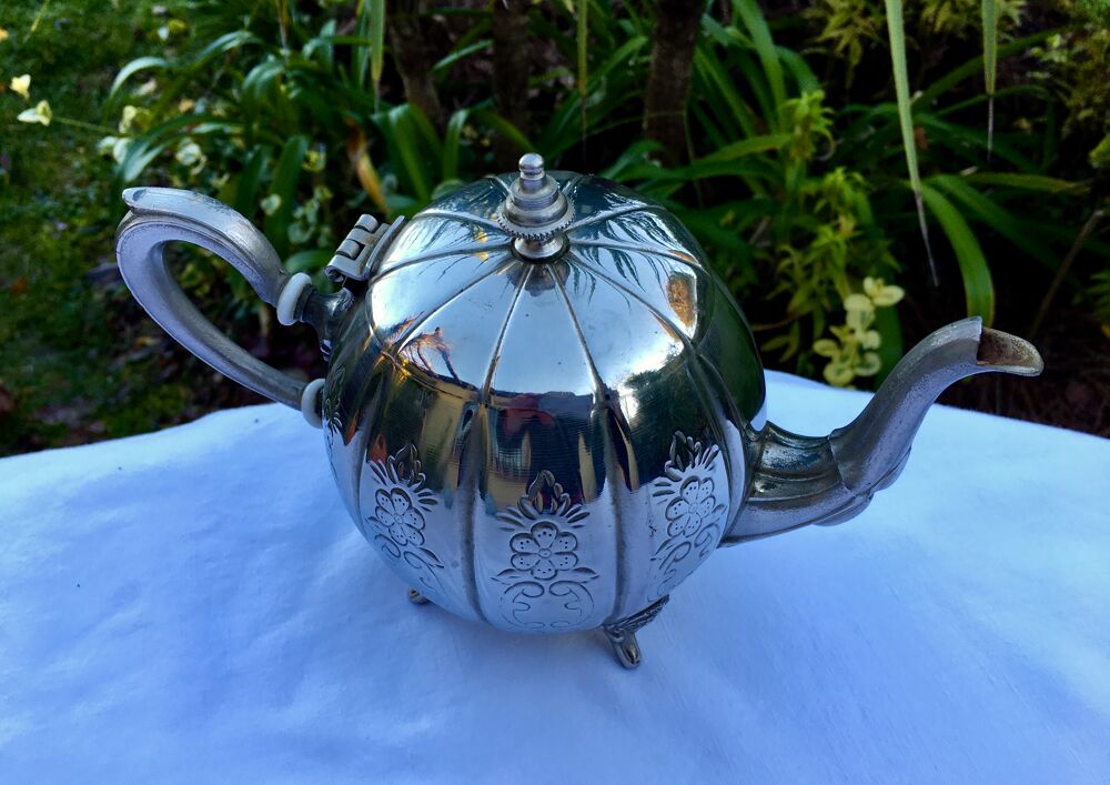 Th&eacute;i&egrave;re ancienne (d&eacute;but XX&egrave;me) estampill&eacute;e et made in France Cuisine