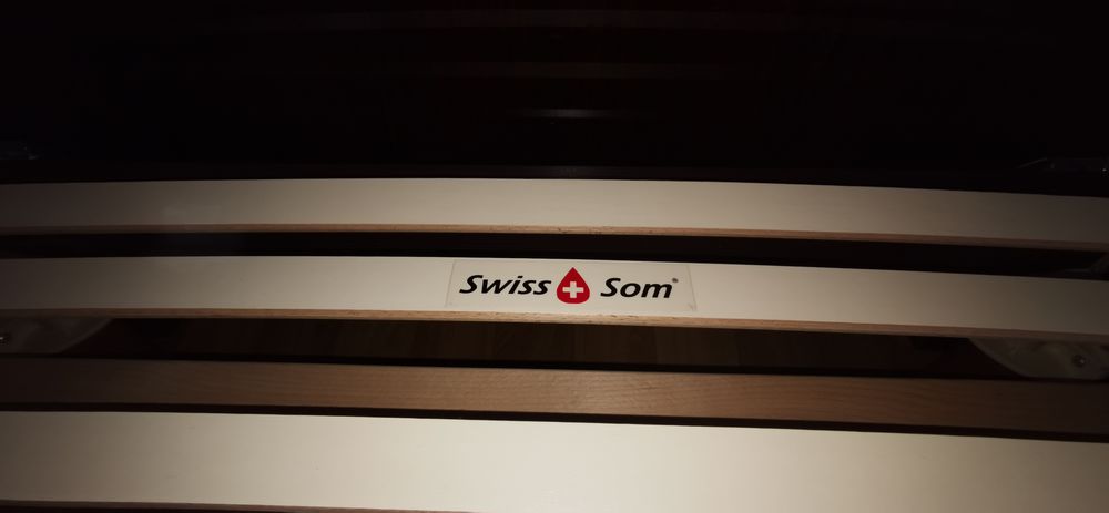 Chambre compl&egrave;te en merisier sommier Swiss Som Meubles