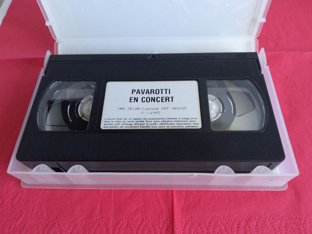 K7 VHS Luciano Pavarotti en concert en Chine DVD et blu-ray