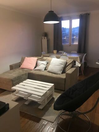  Appartement à louer 5 pièces 67 m²