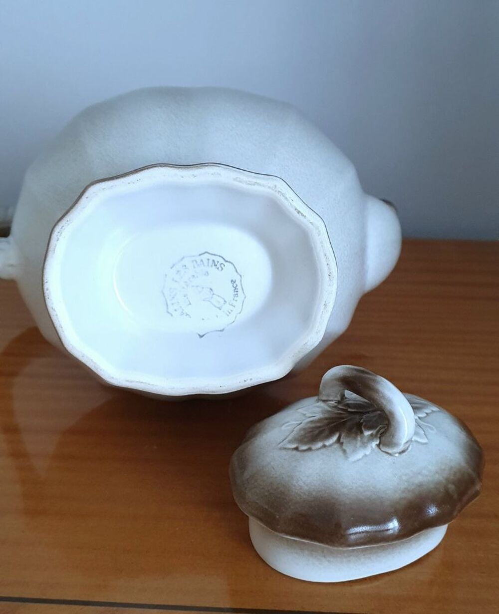 Cafeti&egrave;re en faience grise/marron Salin les bains Décoration